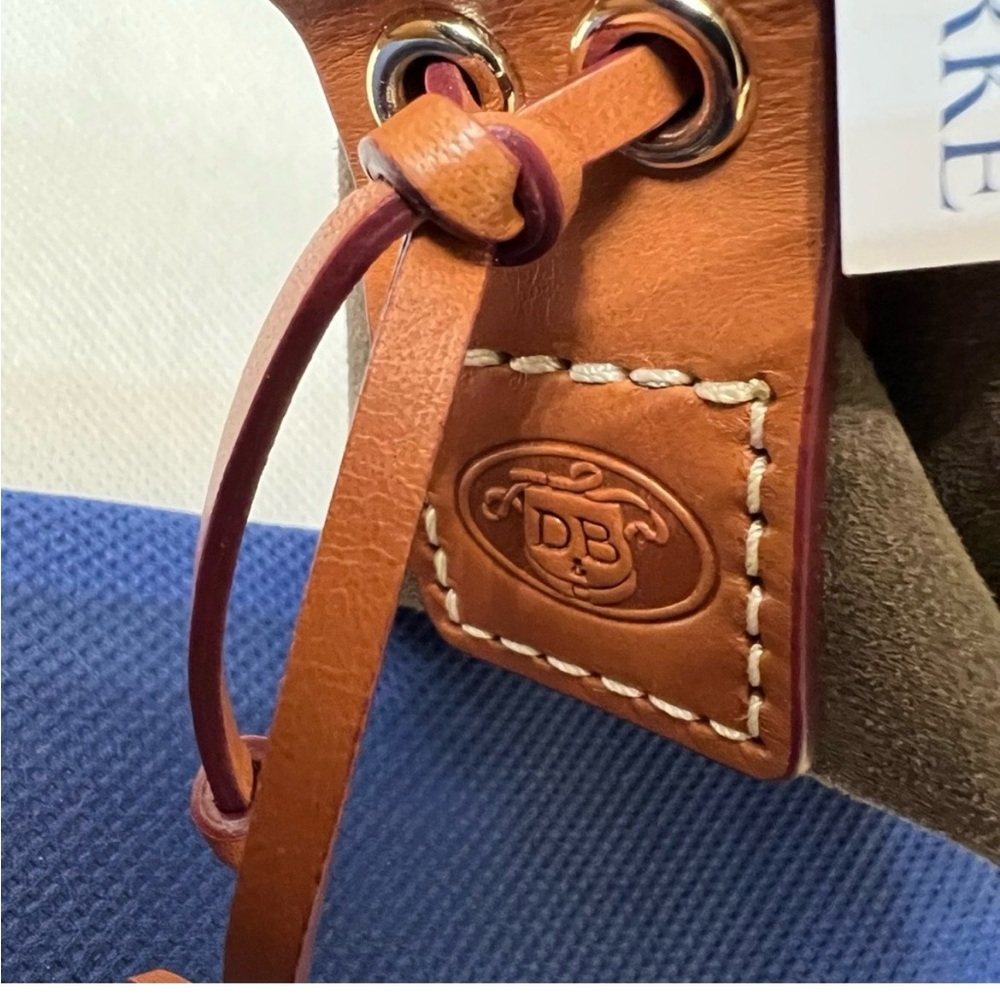 Dooney & Bourke Vtg NWT Tracy Italian Suede Bag
Shoulder/Crossbody retail $279 - Picture 5 of 10